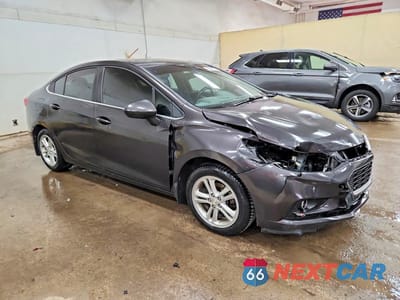 Czwarte zdjęcie samochodu z boku: 2017 CHEVROLET CRUZE LT VIN:1G1BH5SE6H7266707 - miniatura