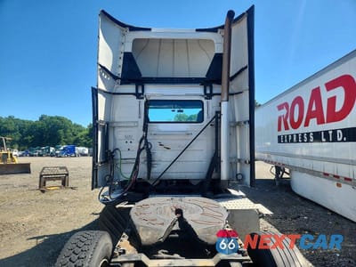 Zdjęcie 6 z 10 samochodu: 2017 VOLVO VNL SEMI TRUCK VIN:4V4N39TG1HN988015 - miniatura