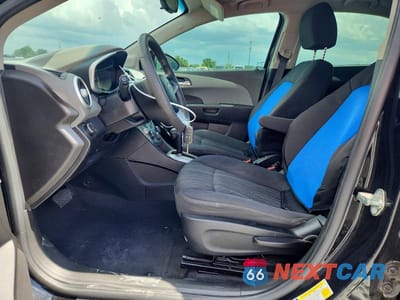 Zdjęcie 7 z 12 samochodu: 2017 CHEVROLET SONIC LT VIN:1G1JD5SH2H4122574 - miniatura