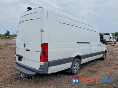 Trzecie zdjęcie samochodu z tyłu: 2021 MERCEDES-BENZ SPRINTER 2500 VIN:W1Y4EDHY6MT069926 - miniatura