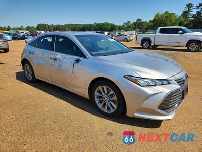 Czwarte zdjęcie samochodu z boku: 2020 TOYOTA AVALON XLE VIN:4T1AZ1FB4LU046108 - miniatura