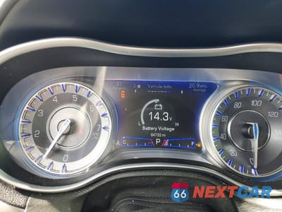 Zdjęcie 9 z 12 samochodu: 2022 CHRYSLER 300 TOURING VIN:2C3CCAAGXNH134480 - miniatura