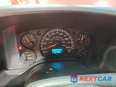 Zdjęcie 9 z 13 samochodu: 2003 CHEV EXPRESS G3500 VIN:1GAHG39U531131664 - miniatura