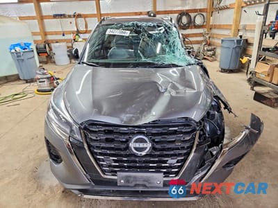 Piąte zdjęcie samochodu w środku: 2024 NISSAN KICKS SR VIN:3N1CP5DV1RL571642 - miniatura