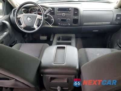 Zdjęcie 8 z 12 samochodu: 2011 CHEVROLET SILVERADO K1500 LT VIN:3GCPKSE32BG321172 - miniatura