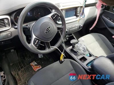 Zdjęcie 8 z 13 samochodu: 2020 KIA SORENTO L VIN:5XYPG4A31LG664414 - miniatura