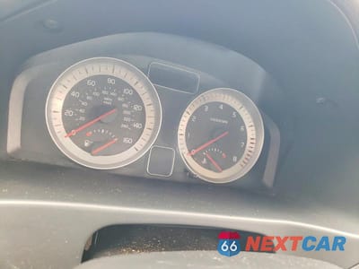 Zdjęcie 9 z 12 samochodu: 2011 VOLVO C70 T5 VIN:YV1672MC5BJ110362 - miniatura