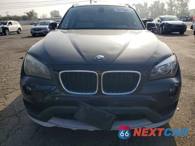 Piąte zdjęcie samochodu w środku: 2015 BMW X1 SDRIVE28I VIN:WBAVM1C51FV316023 - miniatura