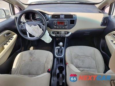 Zdjęcie 8 z 12 samochodu: 2013 KIA RIO LX VIN:KNADM5A39D6307713 - miniatura