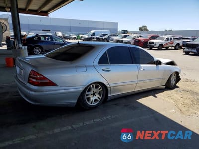 Trzecie zdjęcie samochodu z tyłu: 2000 MERCEDES-BENZ S-CLASS S500 VIN:WDBNG75J4YA116883 - miniatura