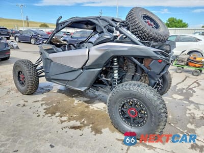 Trzecie zdjęcie samochodu z tyłu: 2018 CAN-AM MAVERICK X3 UTILITY VEHICLE VIN:3JBVXAW46JK003399 - miniatura