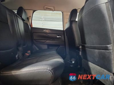 Zdjęcie 11 z 13 samochodu: 2015 MITSUBISHI OUTLANDER SE VIN:JA4AZ3A35FZ000112 - miniatura