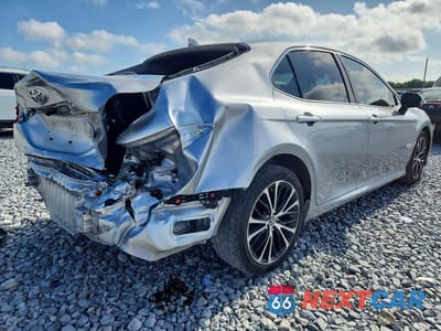 Trzecie zdjęcie samochodu z tyłu: 2022 TOYOTA CAMRY LE VIN:4T1C11AK5NU648008 - miniatura
