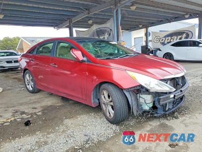 Czwarte zdjęcie samochodu z boku: 2012 HYUNDAI SONATA LIMITED VIN:5NPEC4AC6CH331914 - miniatura