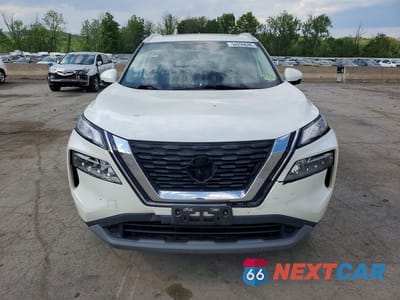 Piąte zdjęcie samochodu w środku: 2021 NISSAN ROGUE SV VIN:5N1AT3BB4MC755809 - miniatura