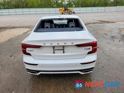 Zdjęcie 6 z 12 samochodu: 2019 VOLVO S60 T8 R-DESIGN VIN:7JRBR0FM2KG014177 - miniatura