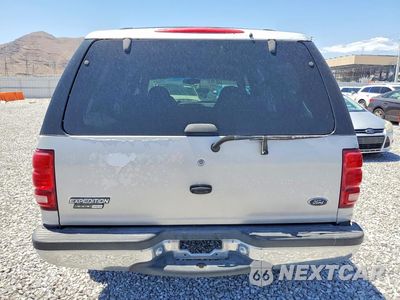 Zdjęcie 6 z 13 samochodu: 2002 FORD EXPEDITION VIN:1FMRU1566YLB08191 - miniatura