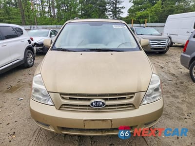 Piąte zdjęcie samochodu w środku: 2010 KIA SEDONA LX VIN:KNDMG4C39A6359629 - miniatura