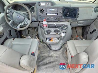 Zdjęcie 8 z 12 samochodu: 2022 FORD ECONOLINE E350 SUPER DUTY CUTAWAY VAN VIN:1FDWE3FK2NDC05692 - miniatura