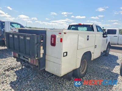 Trzecie zdjęcie samochodu z tyłu: 2019 FORD F350 SUPER DUTY VIN:1FDRF3G61KEG11366 - miniatura