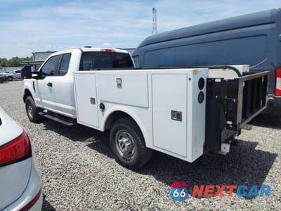 Drugie zdjęcie samochodu z przodu: 2021 FORD F350 SUPER DUTY VIN:1FT8X3BN5MEC87191 - miniatura