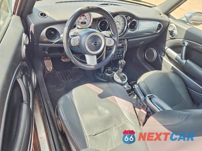 Zdjęcie 8 z 12 samochodu: 2007 MINI COOPER S VIN:WMWRH33517TL93814 - miniatura