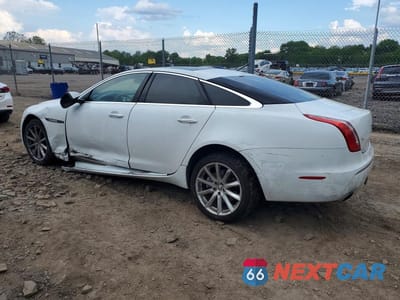 Drugie zdjęcie samochodu z przodu: 2012 JAGUAR XJ VIN:SAJWA1CB9CLV34743 - miniatura