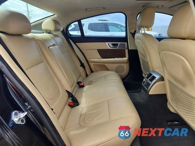Zdjęcie 10 z 13 samochodu: 2013 JAGUAR XF VIN:SAJWA0E78D8S88422 - miniatura