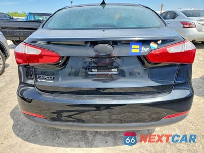 Zdjęcie 6 z 12 samochodu: 2016 KIA FORTE LX VIN:KNAFK4A67G5521810 - miniatura