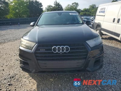 Piąte zdjęcie samochodu w środku: 2017 AUDI Q7 PRESTIGE VIN:WA1VAAF77HD034805 - miniatura