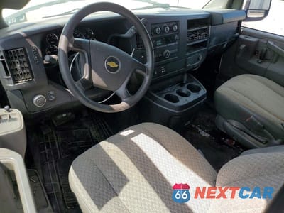 Zdjęcie 8 z 13 samochodu: 2016 CHEV EXPRESS G2500 VIN:1GCWGAFF8G1286613 - miniatura