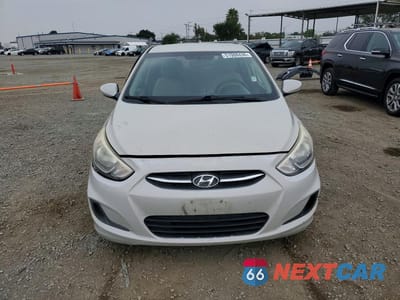 Piąte zdjęcie samochodu w środku: 2016 HYUNDAI ACCENT SE VIN:KMHCT4AE5GU998845 - miniatura