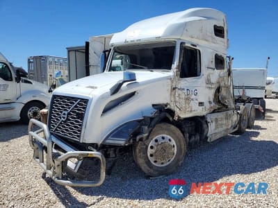 Drugie zdjęcie samochodu z przodu: 2023 VOLVO VN VNL VIN:4V4NC9EH5PN619551 - miniatura