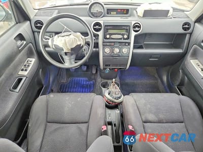 Zdjęcie 7 z 13 samochodu: 2006 TOYOTA SCION XB VIN:JTLKT334364053801 - miniatura