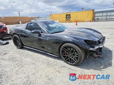 Czwarte zdjęcie samochodu z boku: 2005 CHEVROLET CORVETTE VIN:1G1YY24U955108026 - miniatura