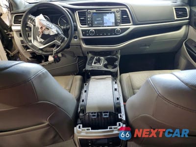 Zdjęcie 8 z 13 samochodu: 2019 TOYOTA HIGHLANDER LIMITED VIN:5TDDZRFH0KS727714 - miniatura