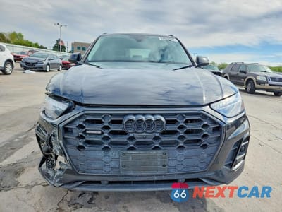 Piąte zdjęcie samochodu w środku: 2022 AUDI Q5 PRESTIGE 45 VIN:WA1FAAFY4N2014600 - miniatura