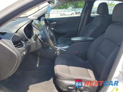 Zdjęcie 7 z 12 samochodu: 2019 CHEVROLET MALIBU LT VIN:1G1ZD5ST9KF204157 - miniatura