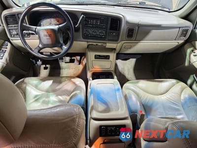 Zdjęcie 8 z 13 samochodu: 2002 GMC YUKON XL K1500 VIN:3GKFK16Z32G320612 - miniatura