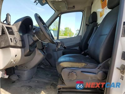 Zdjęcie 7 z 12 samochodu: 2018 MERCEDES BENZ SPRINTER 3500 BOX TRUCK VIN:8BNPF4CC8JE155183 - miniatura