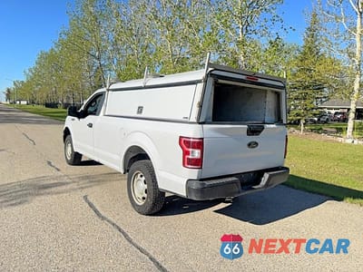 Trzecie zdjęcie samochodu z tyłu: 2018 FORD F150 VIN:1FTMF1EB7JKD39070 - miniatura