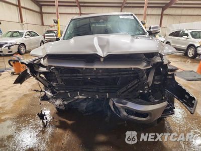 Piąte zdjęcie samochodu w środku: 2021 RAM 1500 LARAMIE VIN:1C6SRFJT2MN669140 - miniatura