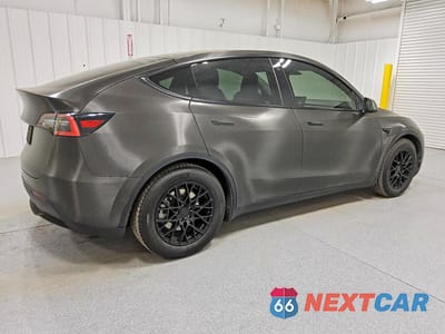 Trzecie zdjęcie samochodu z tyłu: 2021 TESLA MODEL Y VIN:5YJYGDEE3MF108260 - miniatura