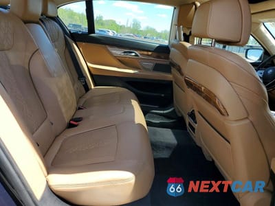 Zdjęcie 10 z 12 samochodu: 2018 BMW 740 XE VIN:WBA7J2C56JG938394 - miniatura