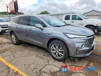 Czwarte zdjęcie samochodu z boku: 2024 BUICK ENCLAVE ESSENCE VIN:5GAERBKW3RJ123521 - miniatura