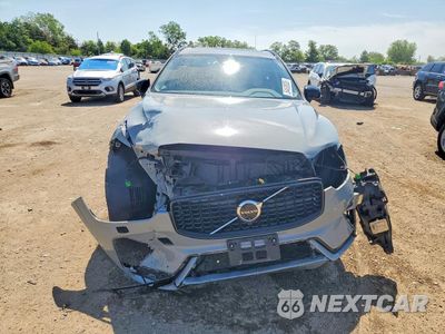 Piąte zdjęcie samochodu w środku: 2025 VOLVO XC60 PLUS VIN:YV4M12RC4S1029065 - miniatura