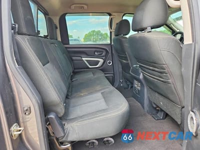 Zdjęcie 10 z 12 samochodu: 2017 NISSAN TITAN XD SV VIN:1N6AA1F46HN538795 - miniatura