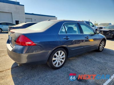 Trzecie zdjęcie samochodu z tyłu: 2006 HONDA ACCORD EX VIN:1HGCM66546A036950 - miniatura