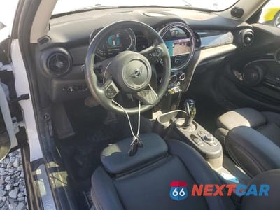 Zdjęcie 8 z 12 samochodu: 2024 MINI COOPER SE VIN:WMW13DJ09R2U66851 - miniatura