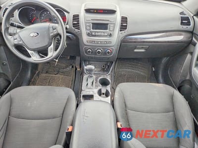 Zdjęcie 8 z 12 samochodu: 2015 KIA SORENTO LX VIN:5XYKT3A64FG607123 - miniatura